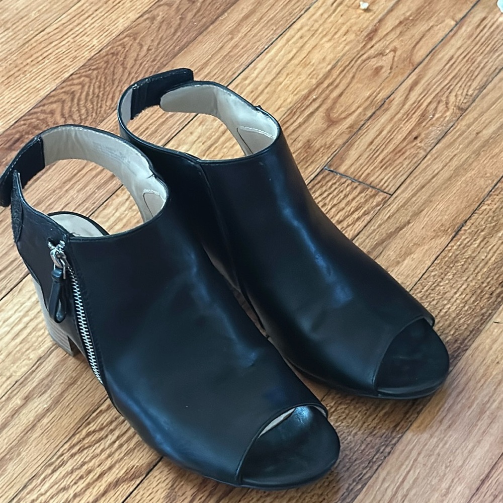 Black bootie toe out